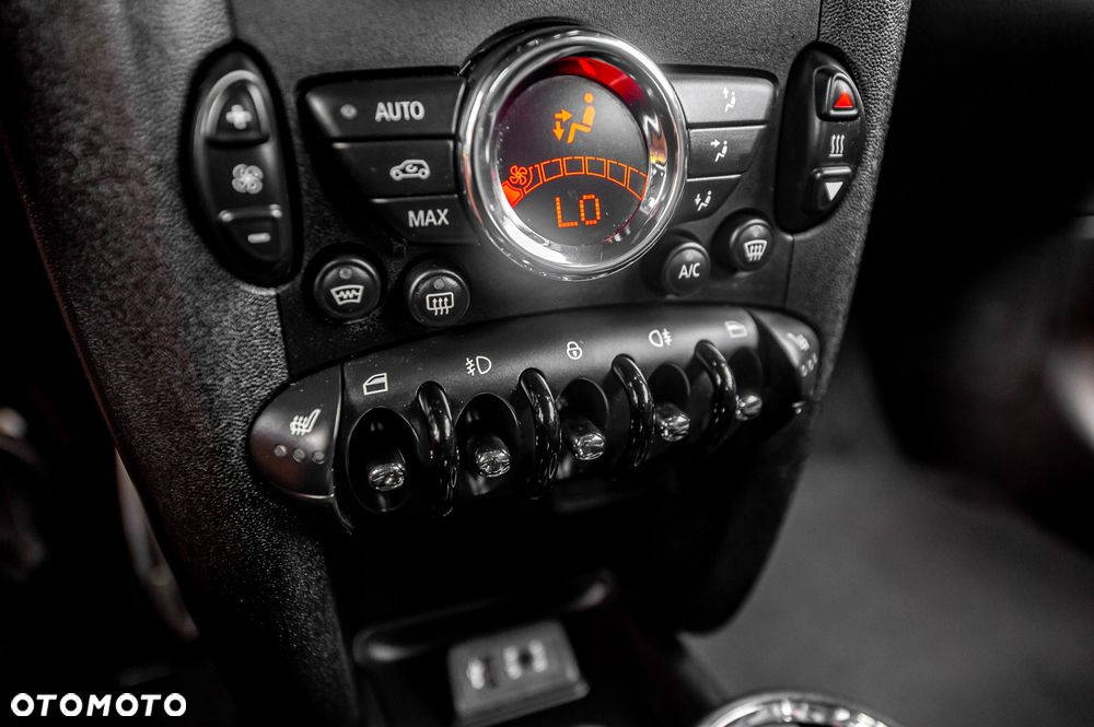 MINI Cooper S 50 Camden - 37