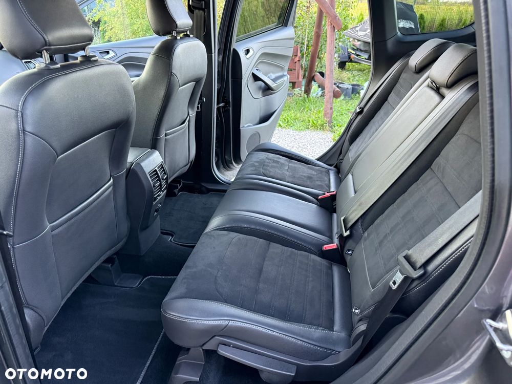 Ford Kuga 2.0 TDCi 4x2 ST-Line - 24