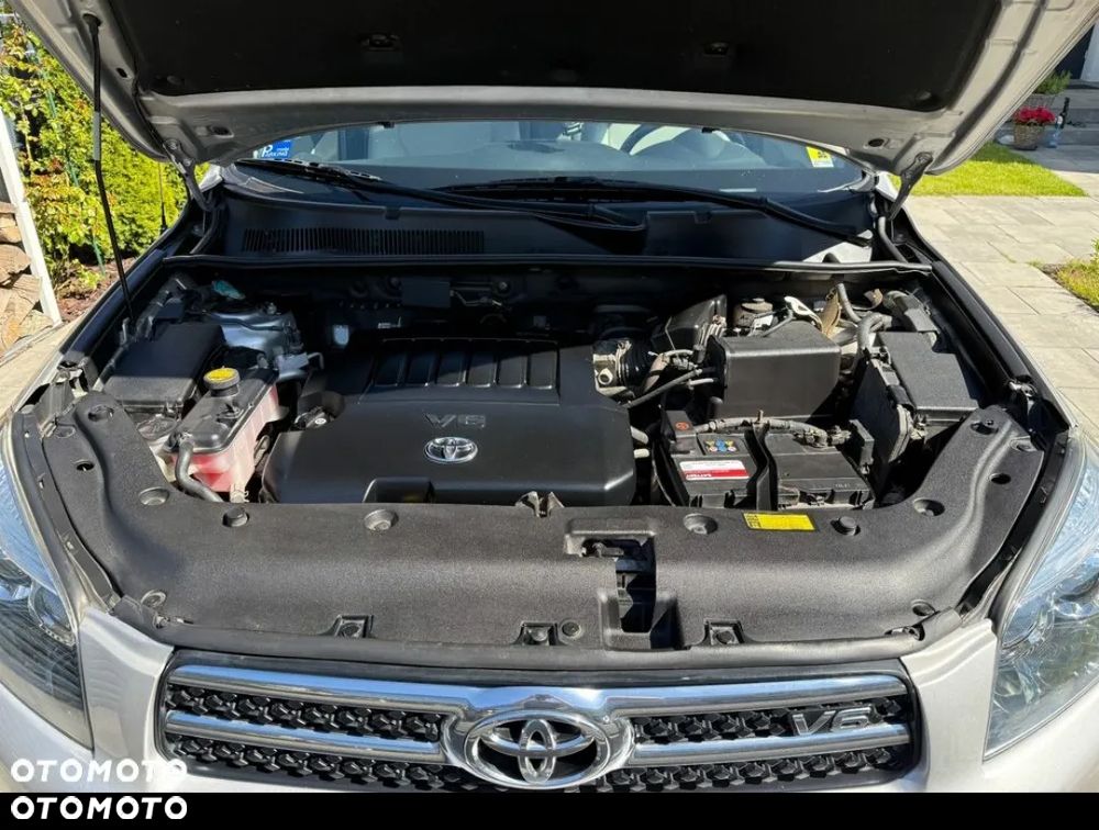 Toyota RAV4 - 9