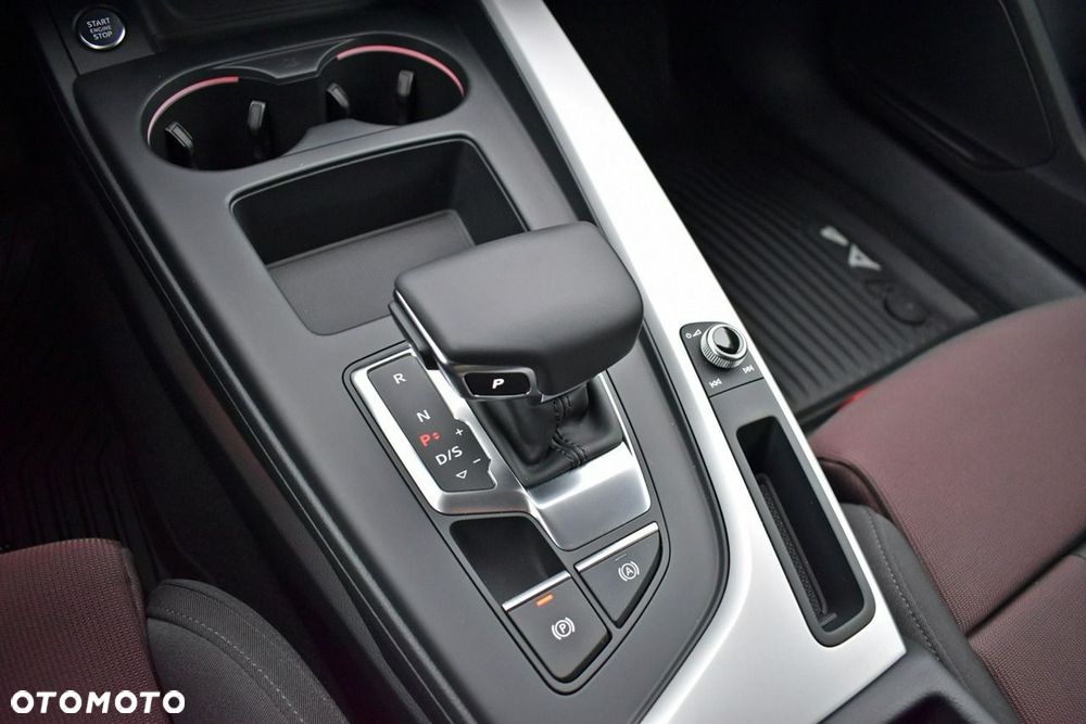Audi A4 Avant 35 TFSI S tronic S line - 30