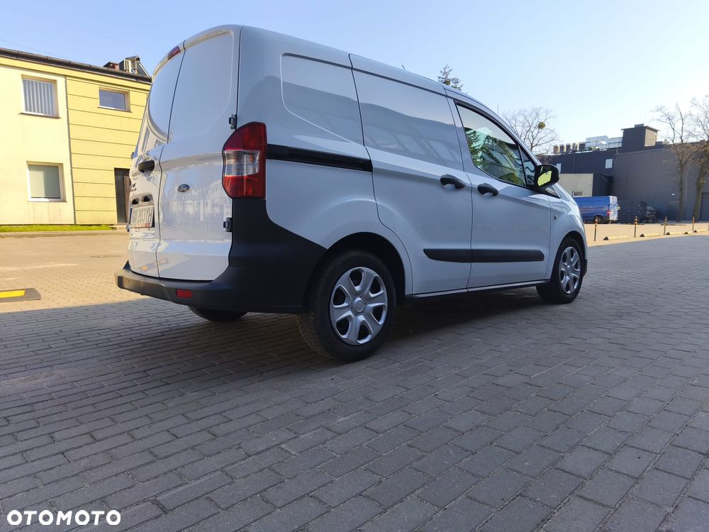 Ford Transit Courier - 4