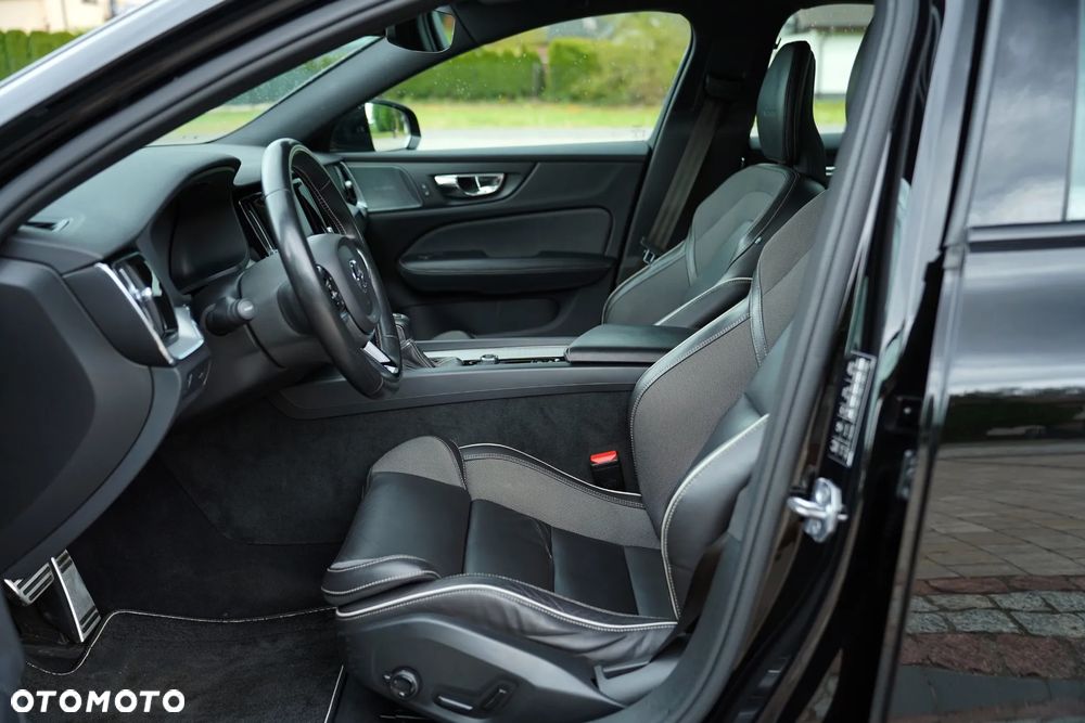 Volvo S60 T5 R-Design - 18