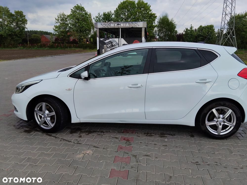 Kia Ceed 1.6 GDI Dream Team Edition - 5