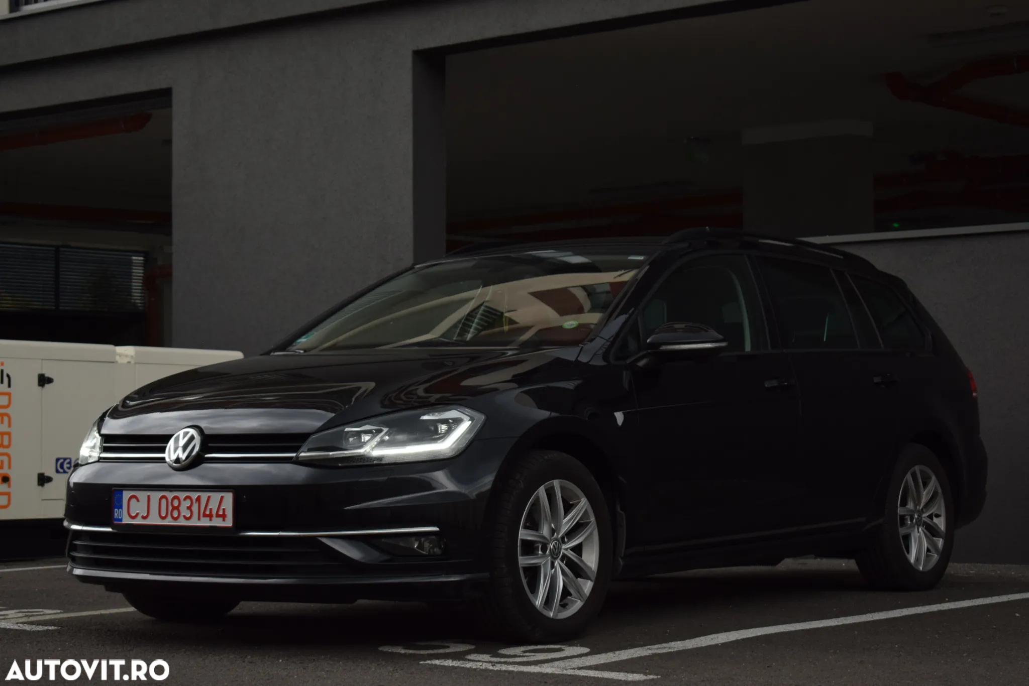 Volkswagen Golf 2.0 TDI Highline - 19