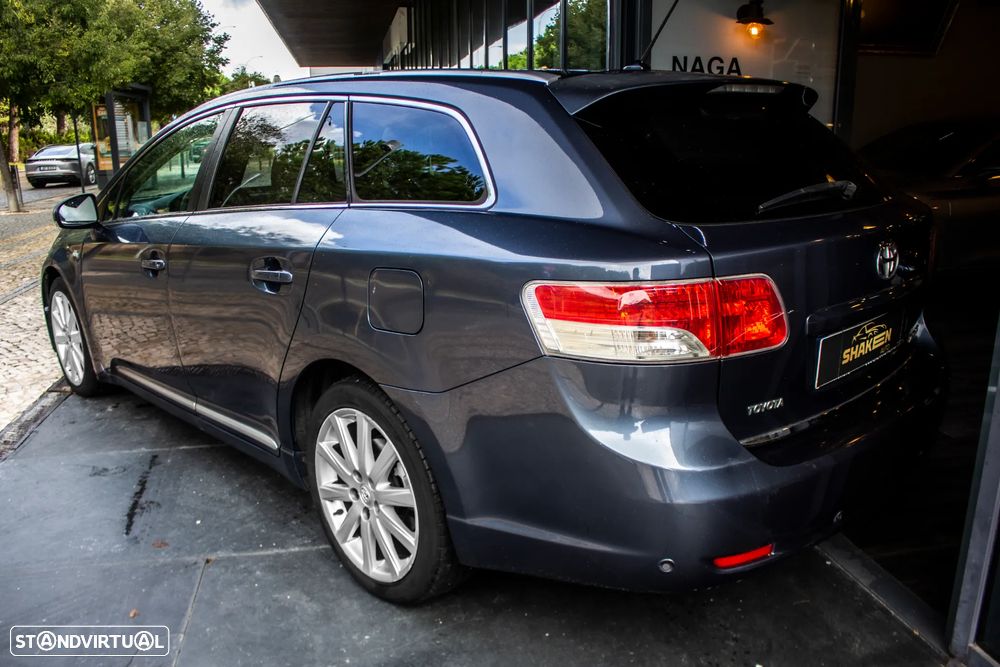 Toyota Avensis SW 2.2 D-CAT Premium - 3