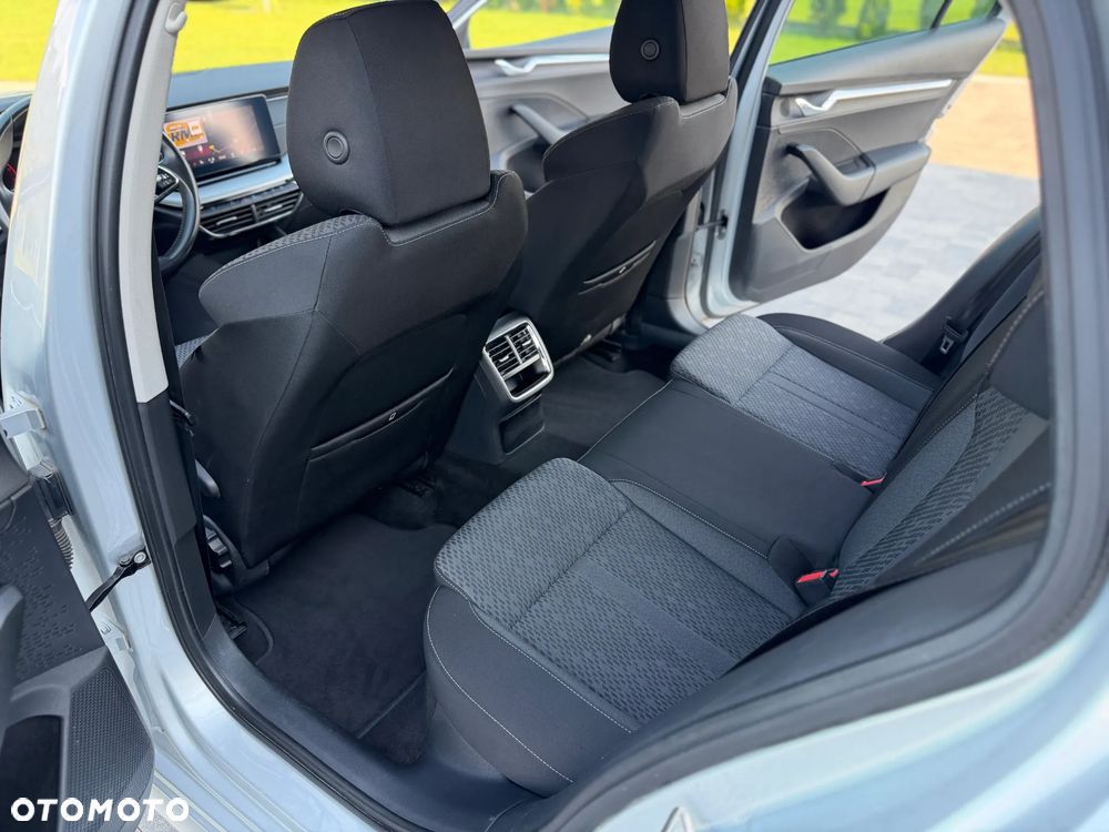 Skoda Octavia 2.0 TDI Sportline DSG - 23