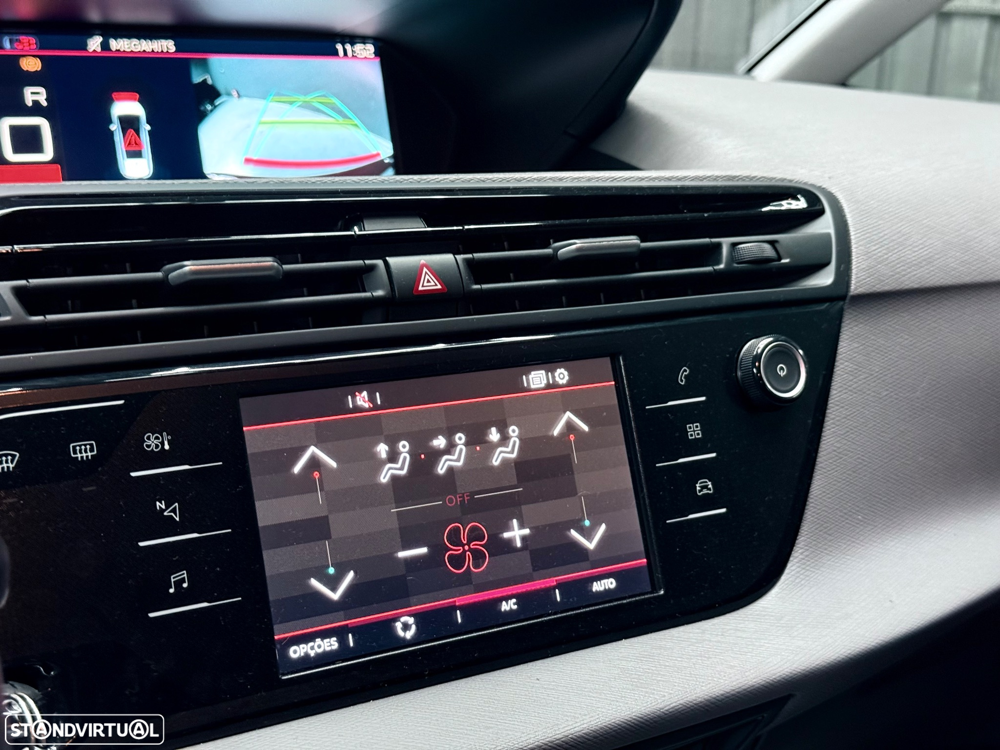 Citroën Grand C4 Spacetourer 1.5 BlueHDi Shine EAT8 - 32