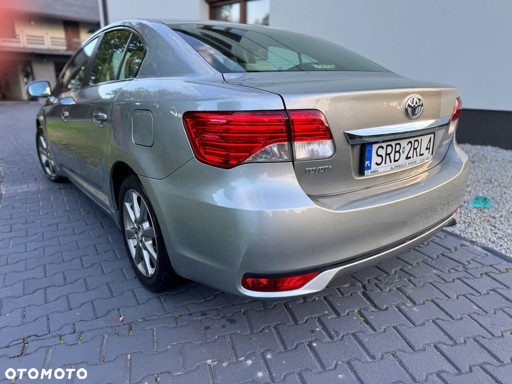 Toyota Avensis 2012 photo 5