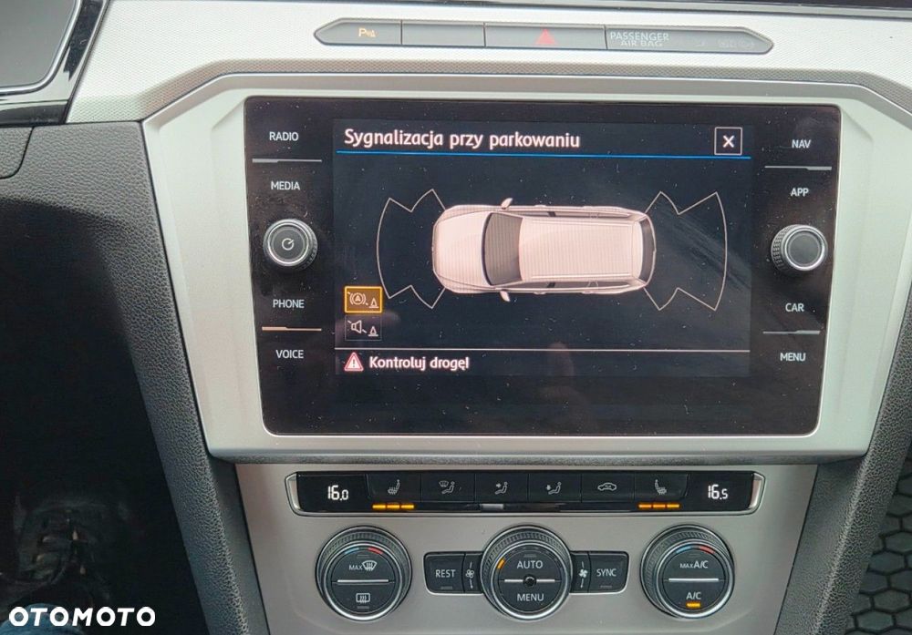 Volkswagen Passat - 13