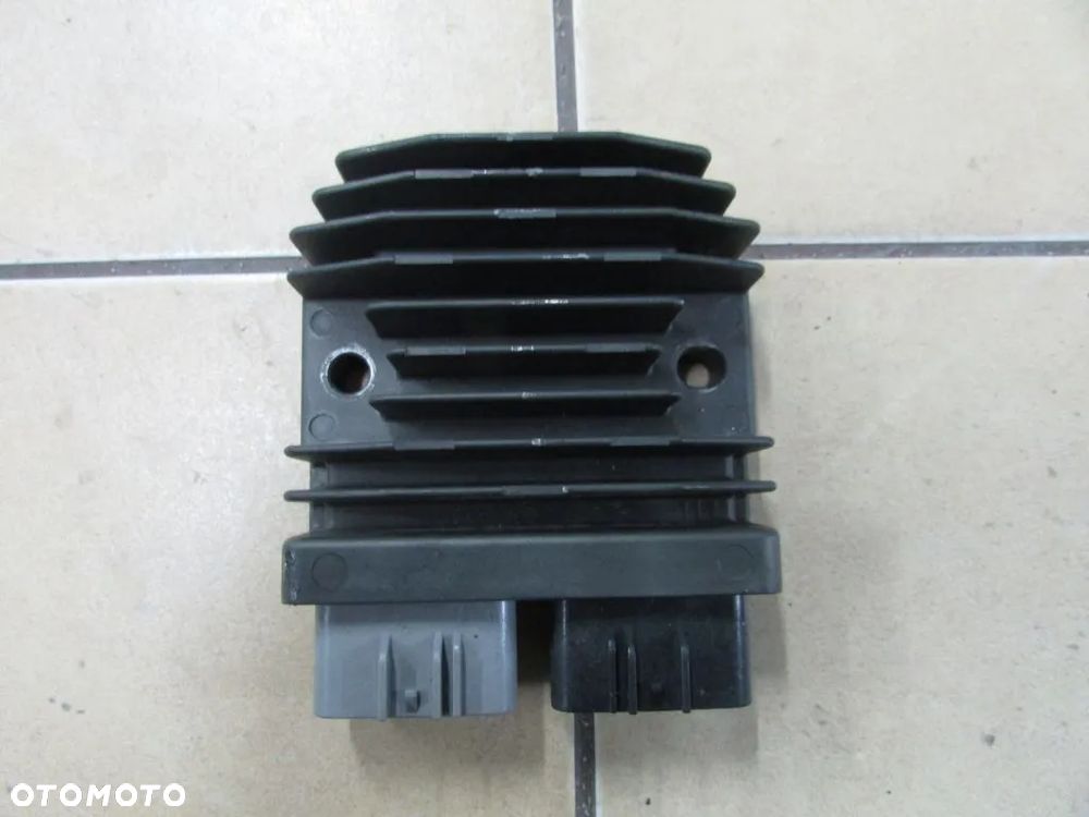 Yamaha MT07 cyklop 21-24 regulator napiecia - 1