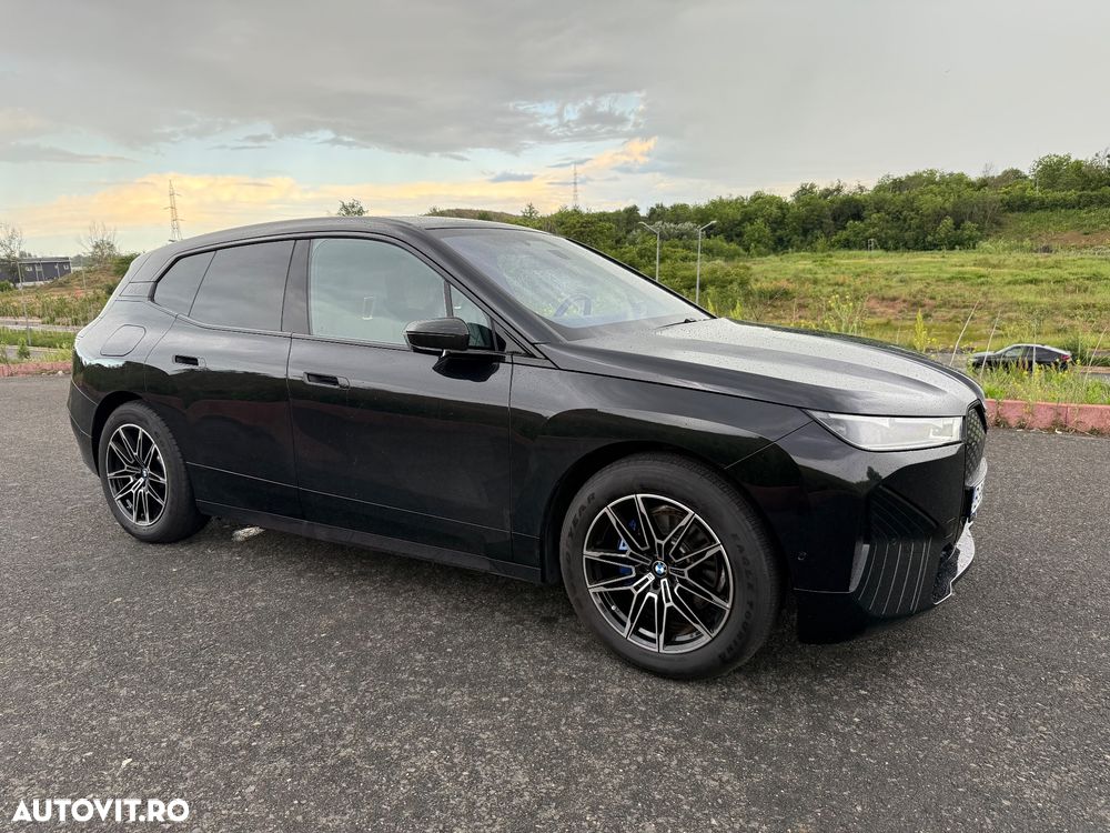 BMW iX - 3