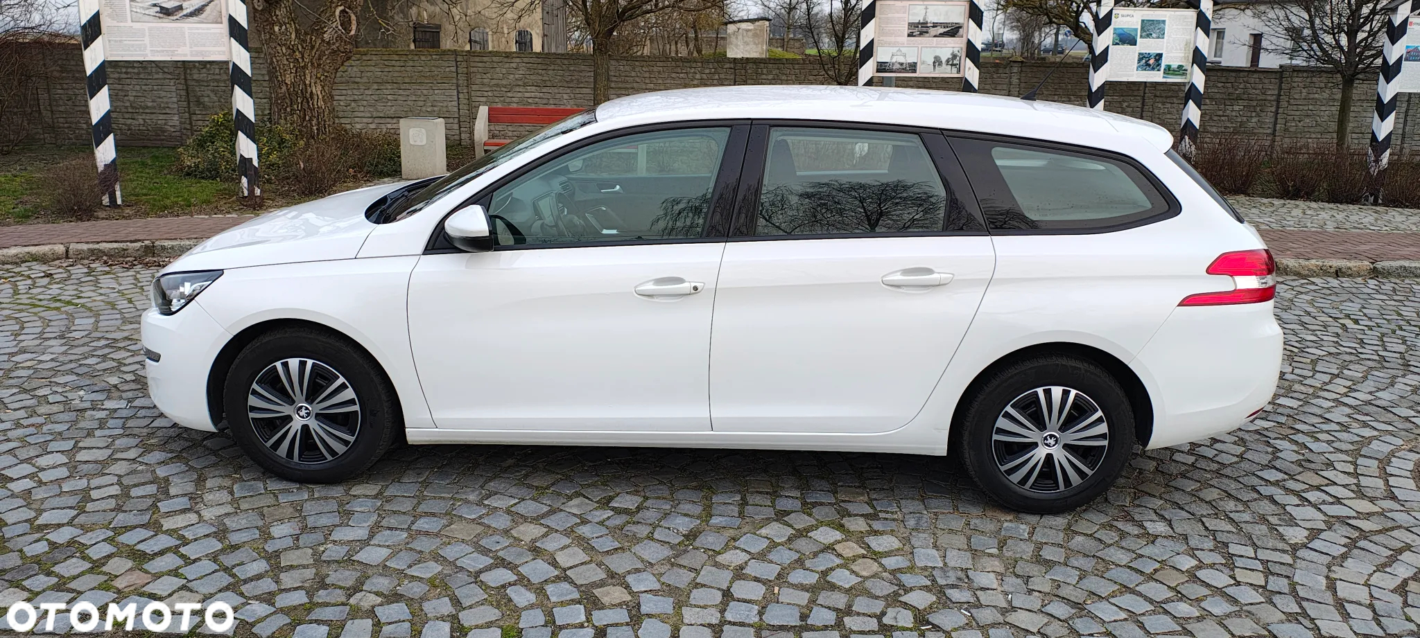 Peugeot 308 - 8
