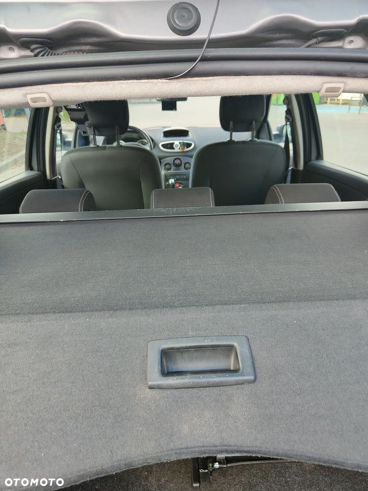 Renault Clio - 25
