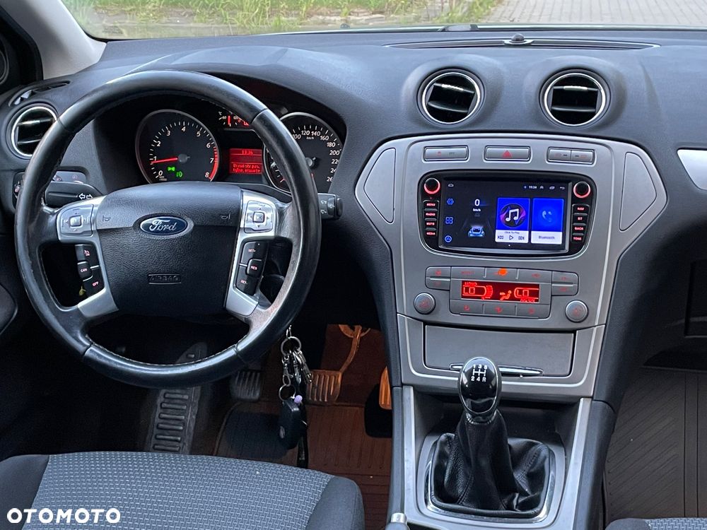 Ford Mondeo 2.0 FF Ghia - 10