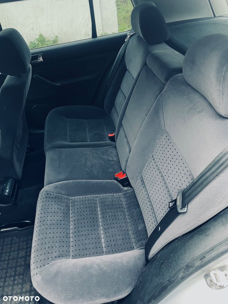 Volkswagen Golf IV 1.6 Comfortline - 11