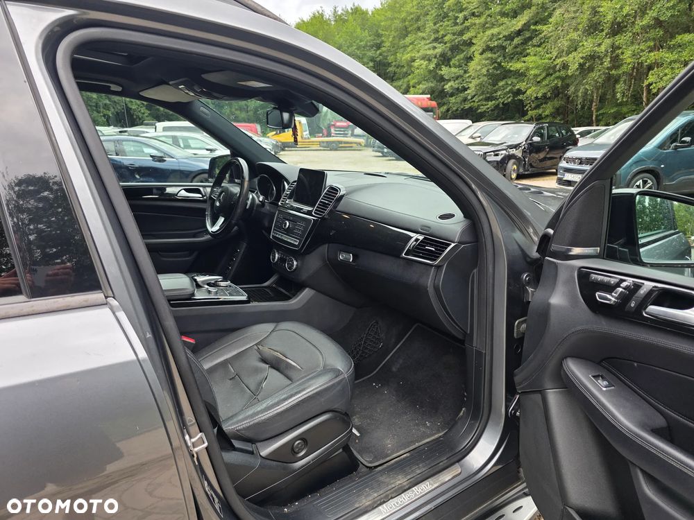 Mercedes-Benz GLS - 15