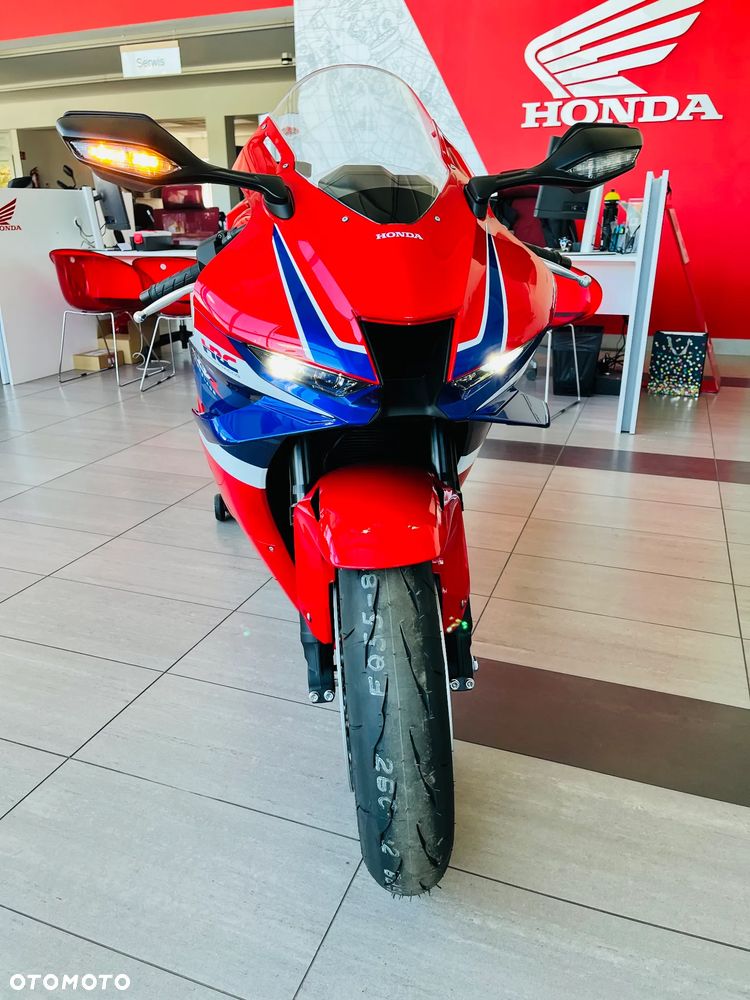 Honda CBR - 7