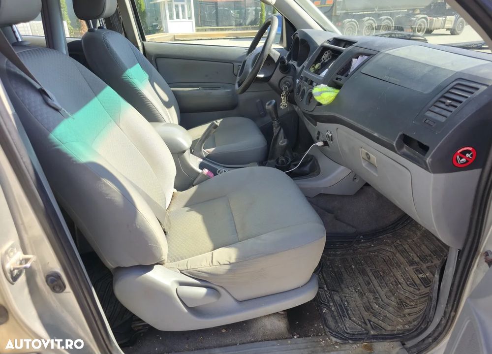 Toyota Hilux 4x4 Double Cab - 16