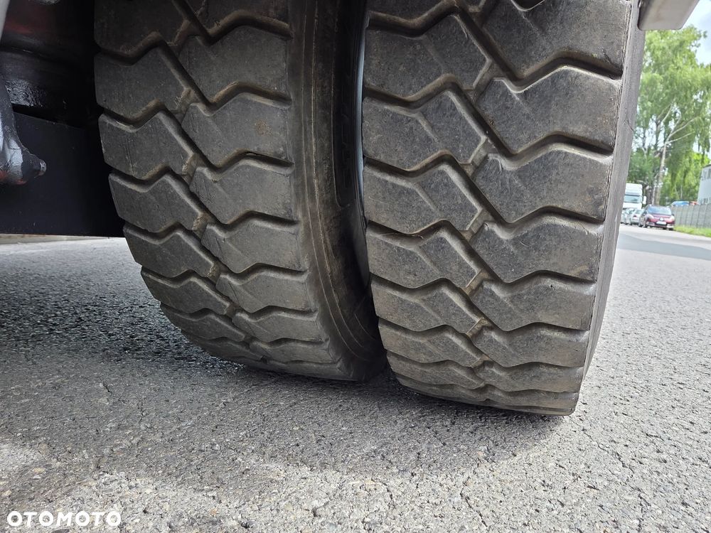 Mercedes-Benz AXOR 1826L // 9 BIEGÓW // KLIMA HAK // HDS HIAB ŻURAW DŹWIG // TYŁ PODUSZKI // EURO 4 - 14