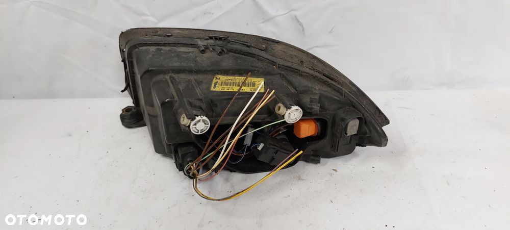 .  LAMPA PRZOD PRZEDNIA PRAWA AUDI A2 - 3