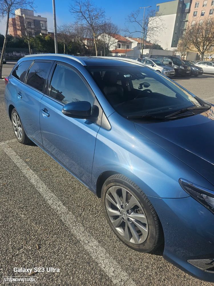 Toyota Auris 1.6 D-4D Exclusive+TSS - 3