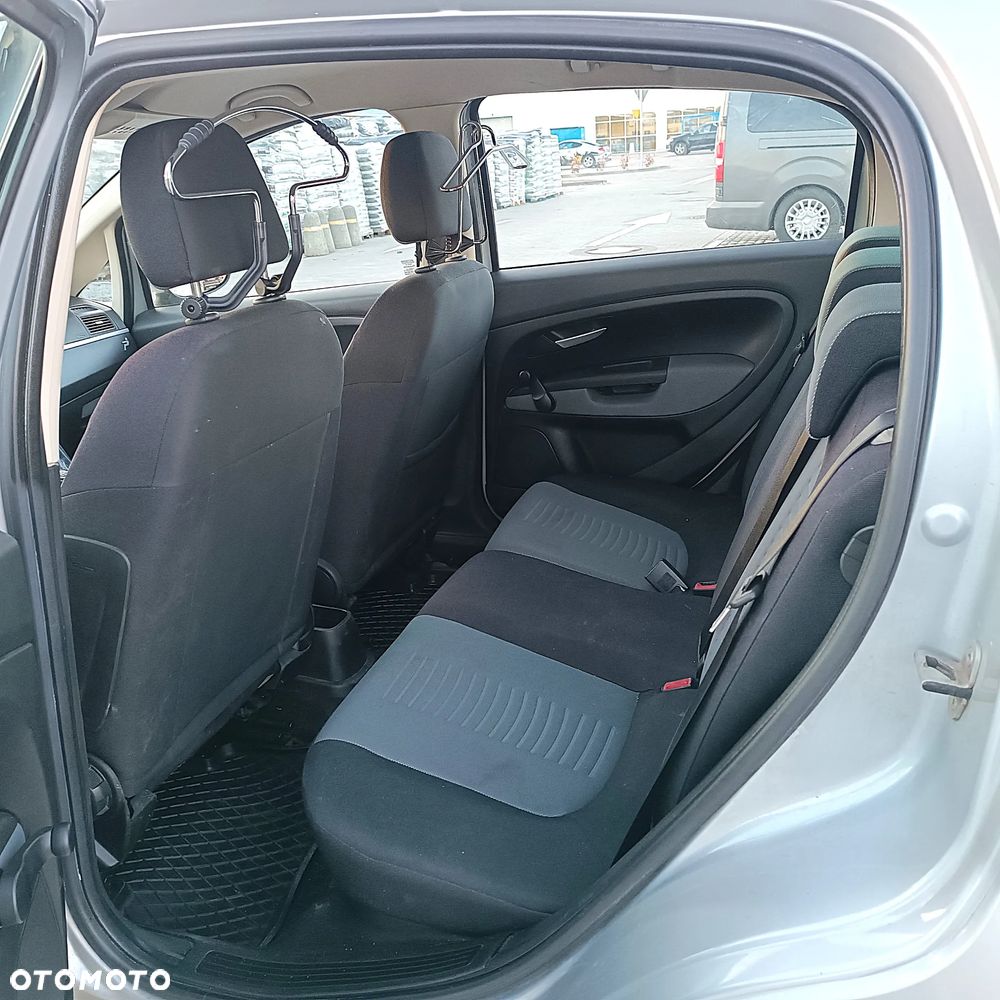 Fiat Grande Punto - 6