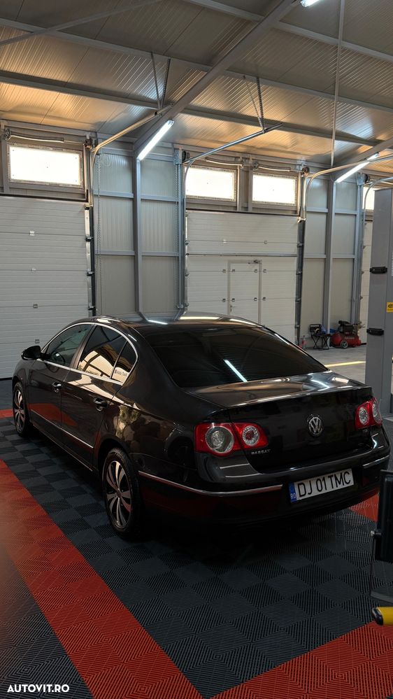 Volkswagen Passat 1.9 TDI Highline - 4