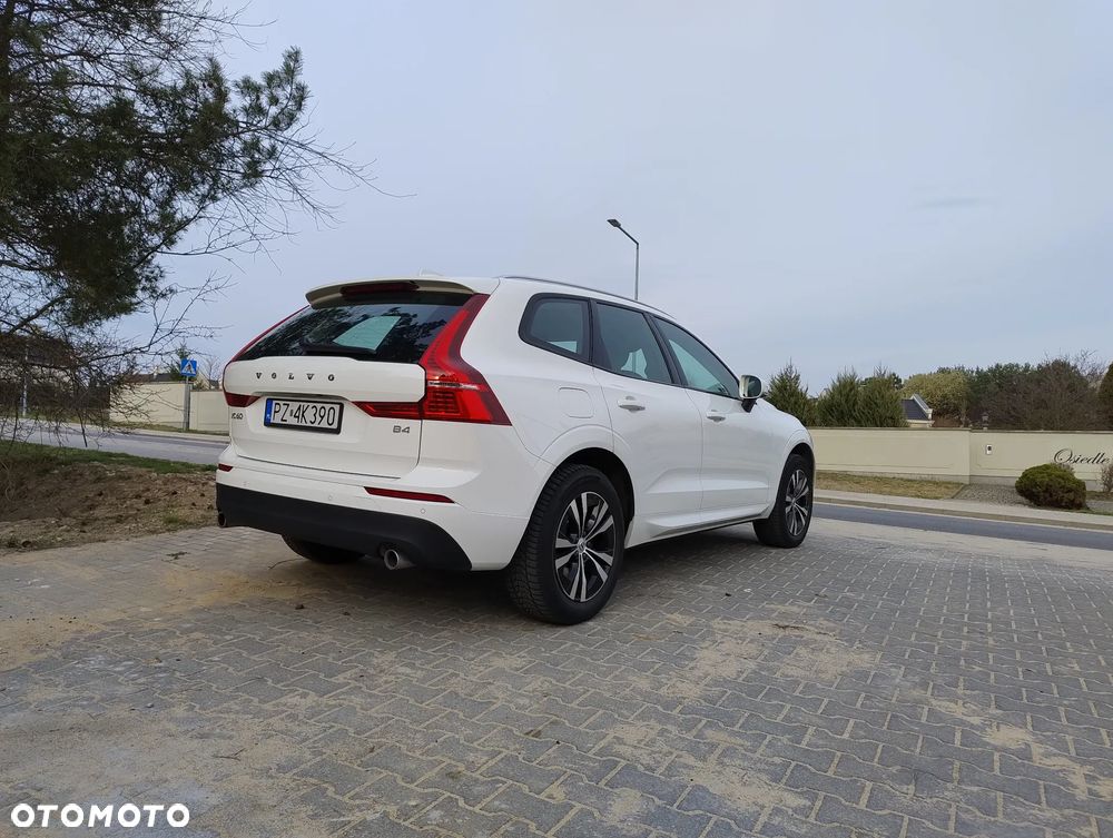 Volvo XC 60 T4 Momentum - 8