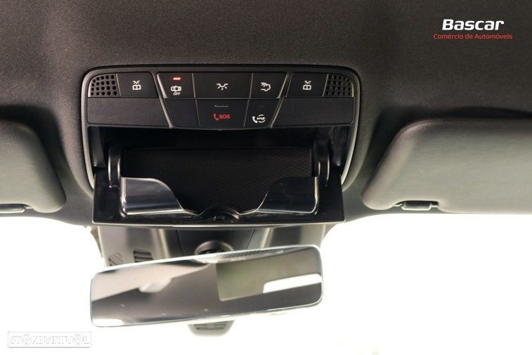 Mercedes-Benz E 300 de AMG Line - 55