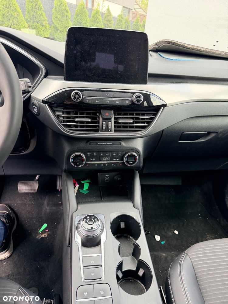 Ford Kuga - 9
