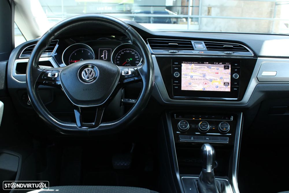 VW Touran 1.6 TDI Highline DSG - 17
