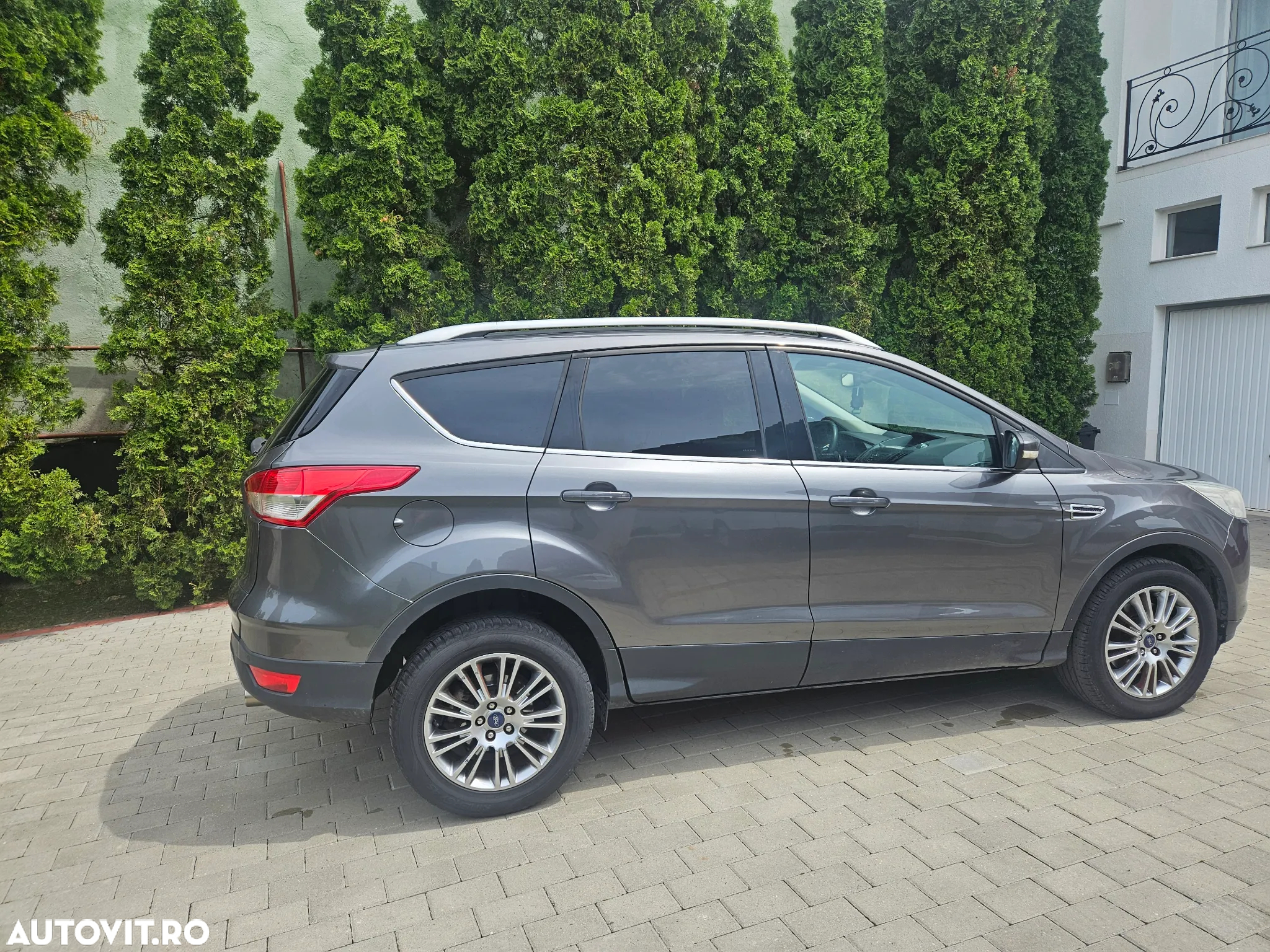 Ford Kuga 2.0 TDCi Powershift 4WD Trend - 2