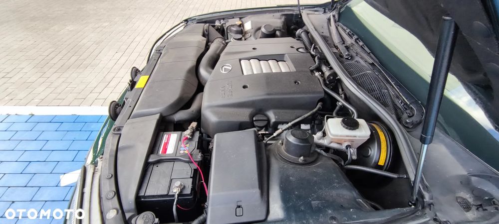Lexus LS Standard - 32
