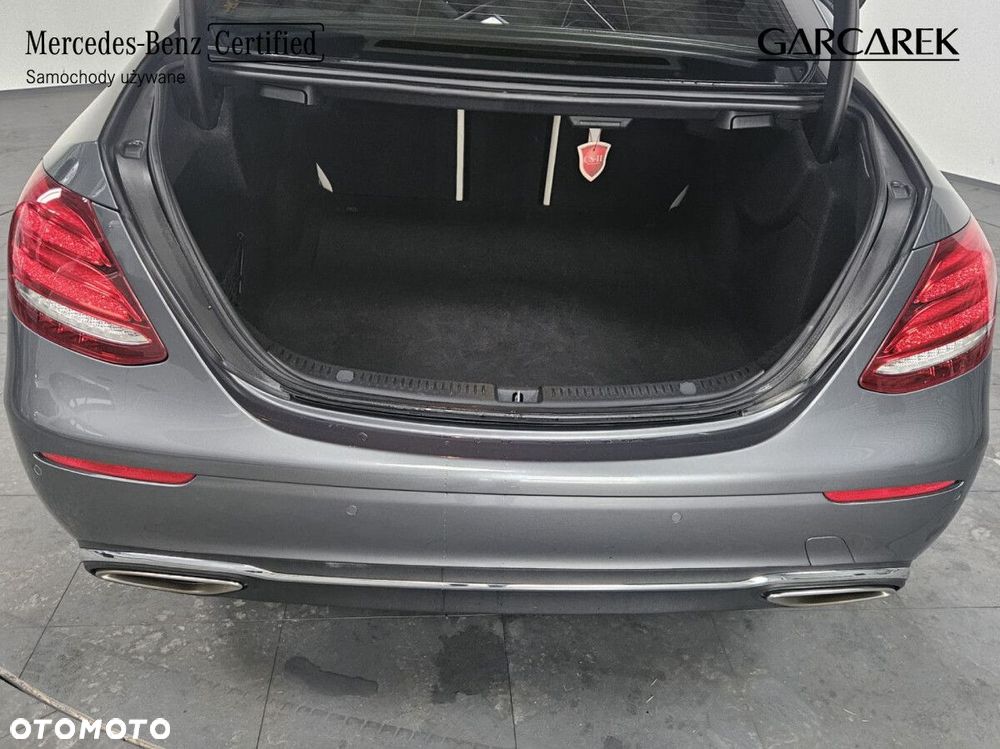 Mercedes-Benz Klasa E - 9