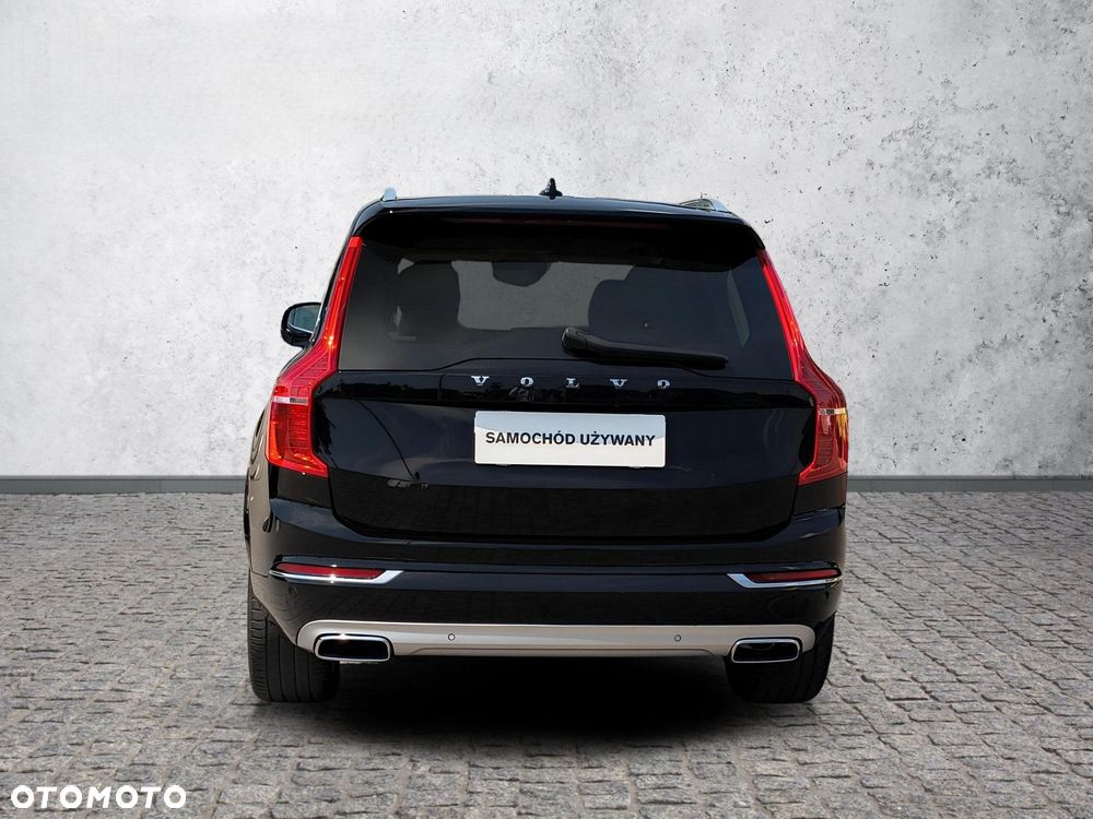 Volvo XC 90 - 9