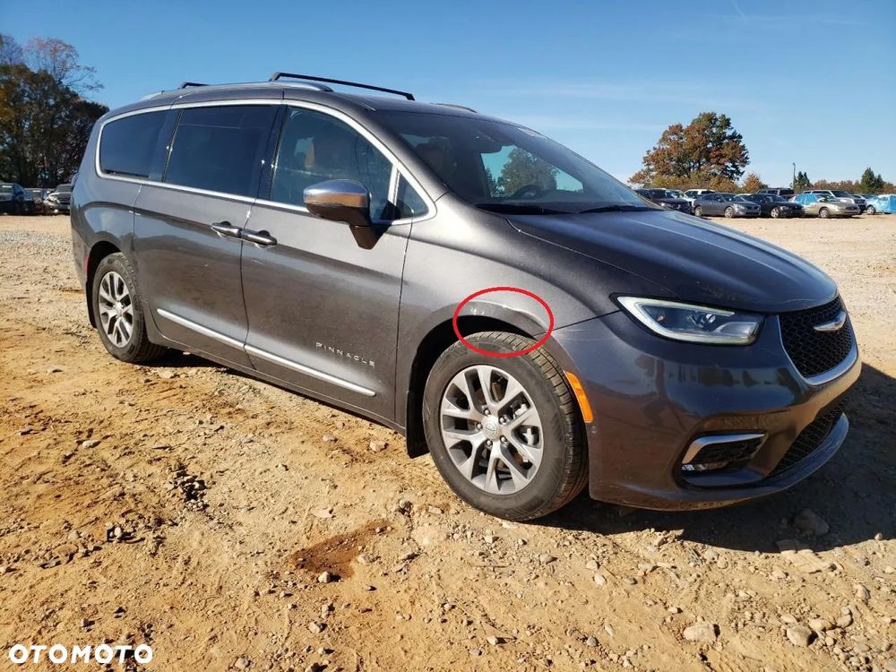 Chrysler Pacifica - 39