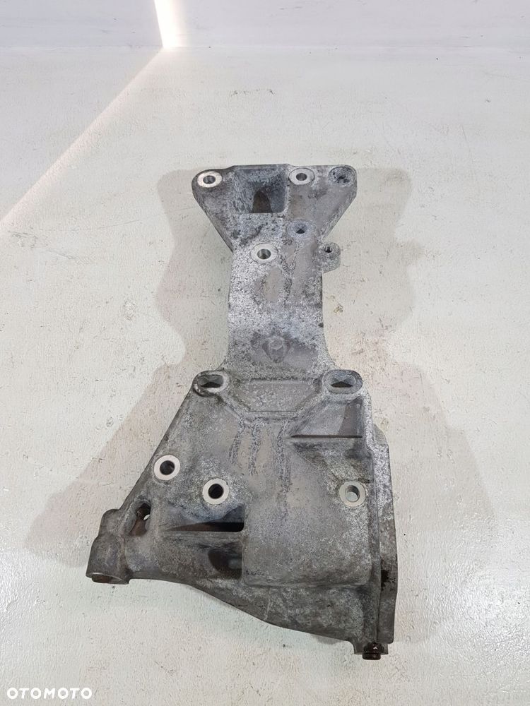 łapa alternatora 31316673 volvo v70 xc60 xc70 s60 s80 2.4d d5244t12 - 2