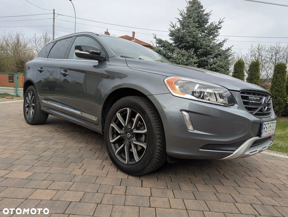 Volvo XC 60 T6 AWD Geartronic Momentum - 1