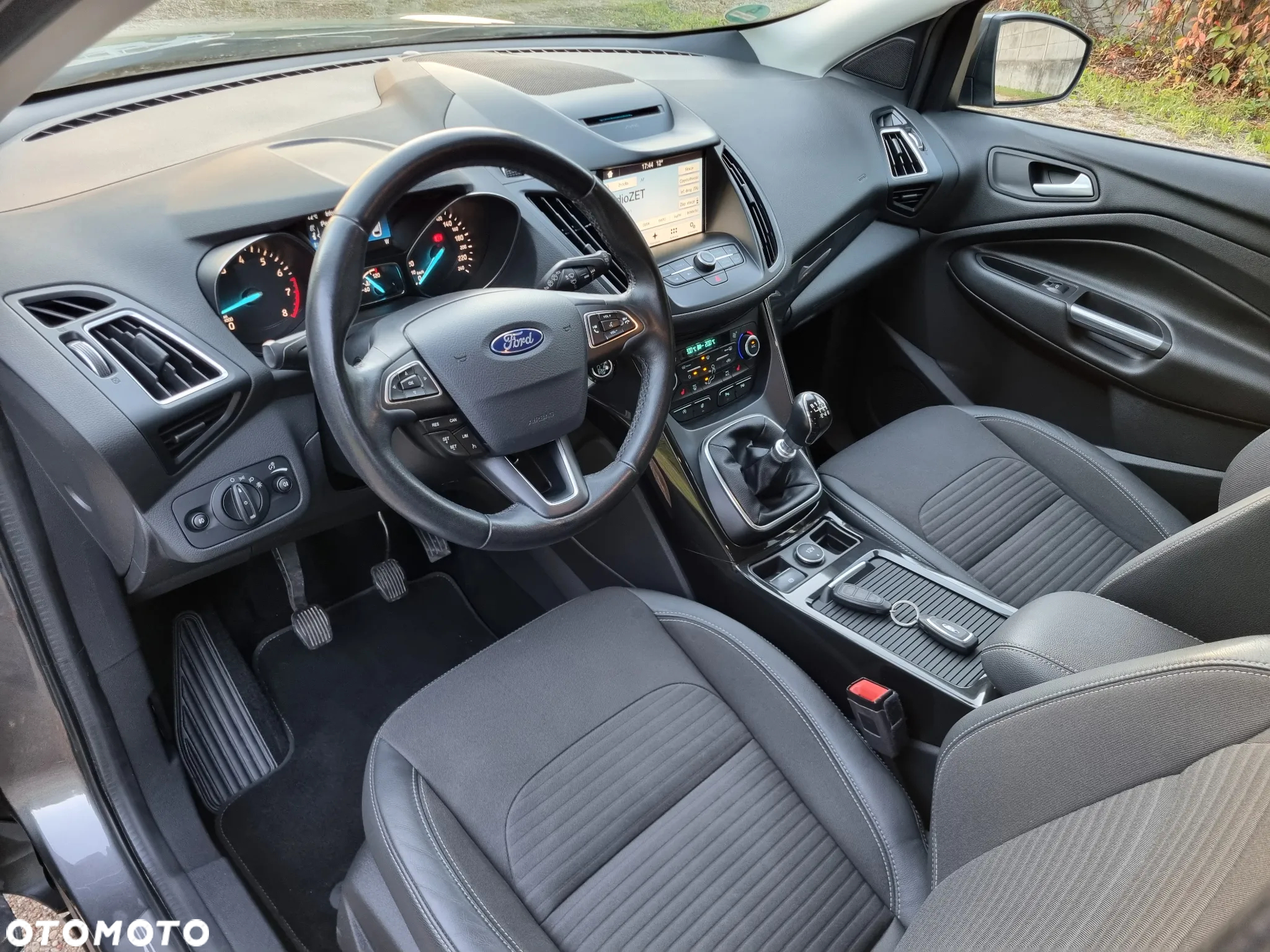 Ford Kuga 1.5 EcoBoost 2x4 Titanium - 11