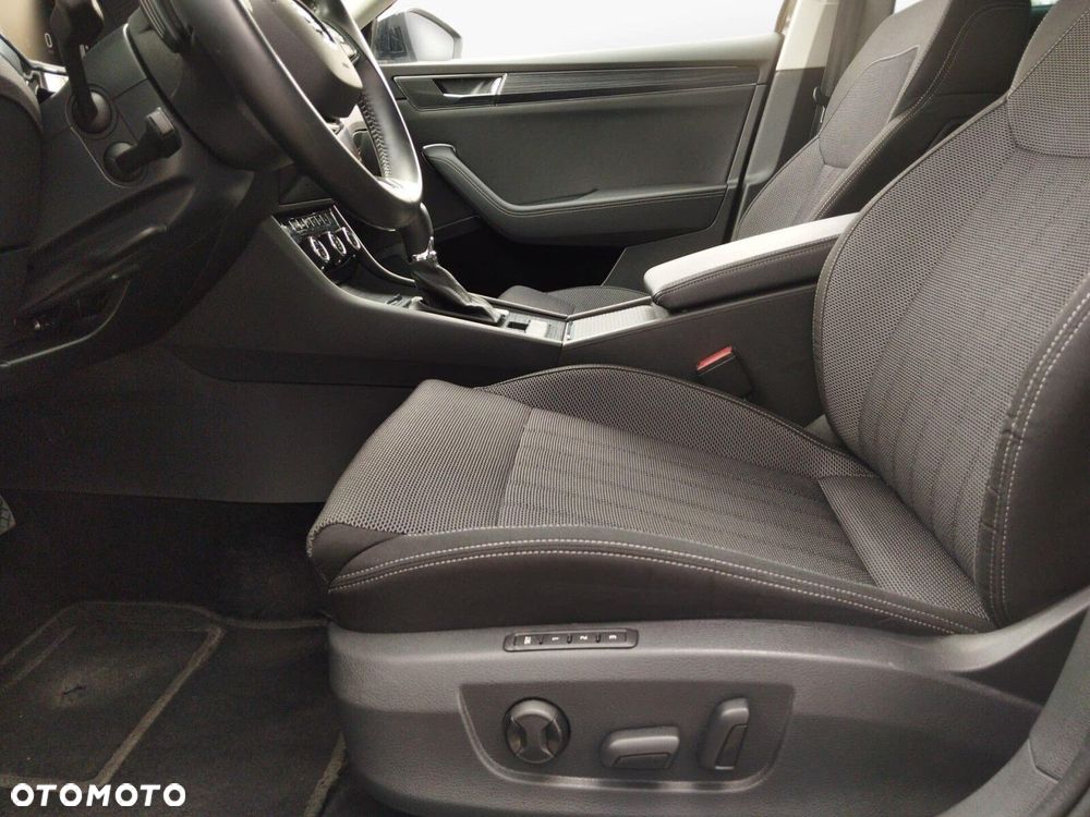 Skoda Superb 2.0 TDI SCR Style DSG - 17