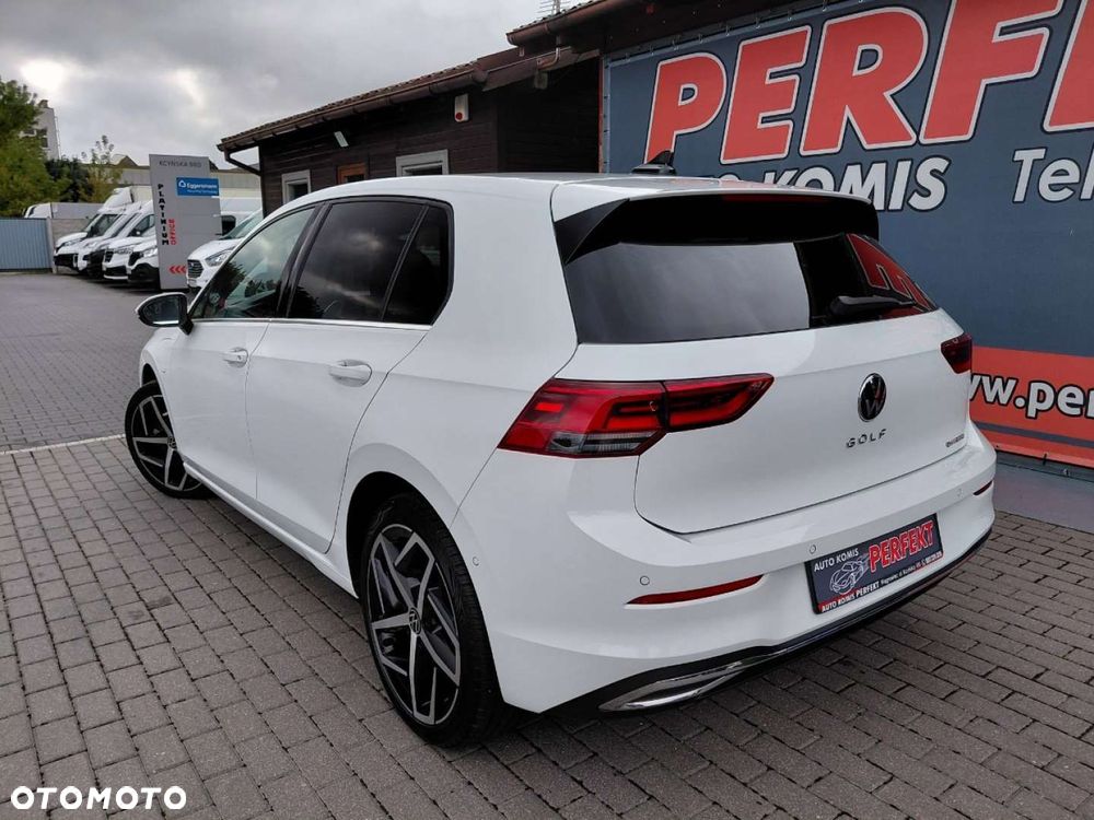 Volkswagen Golf - 6