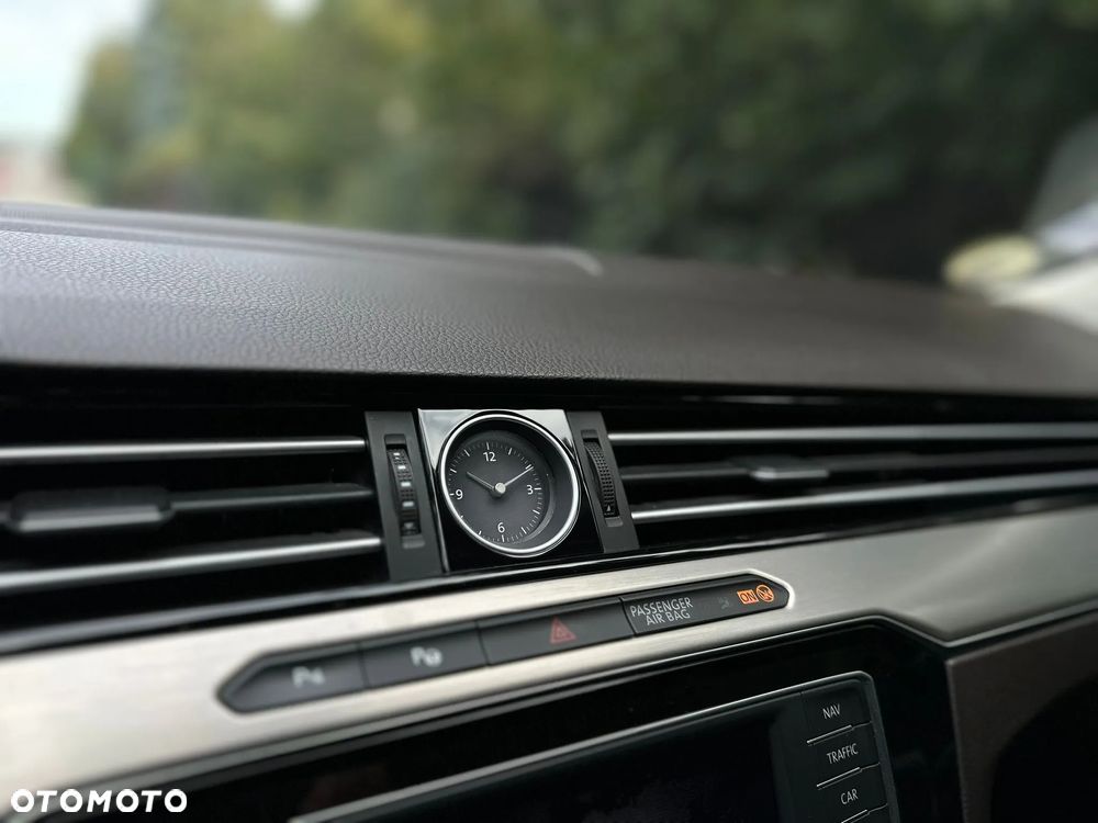 Volkswagen Passat 2.0 TDI SCR Highline - 19