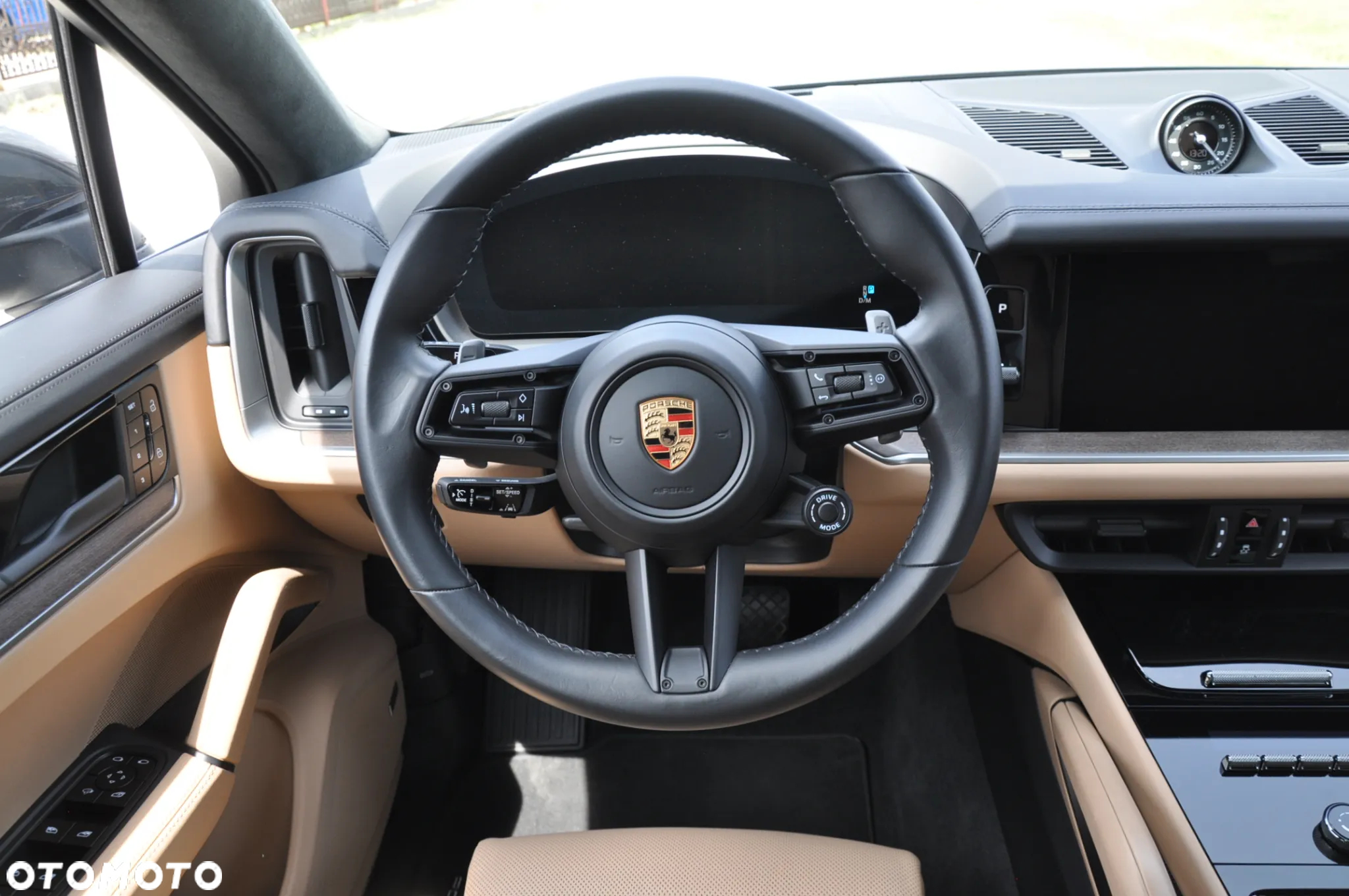 Porsche Cayenne Coupe E-Hybrid PHEV - 23