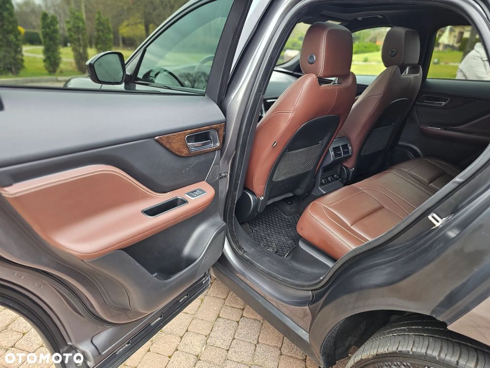 Jaguar F-Pace S AWD - 13
