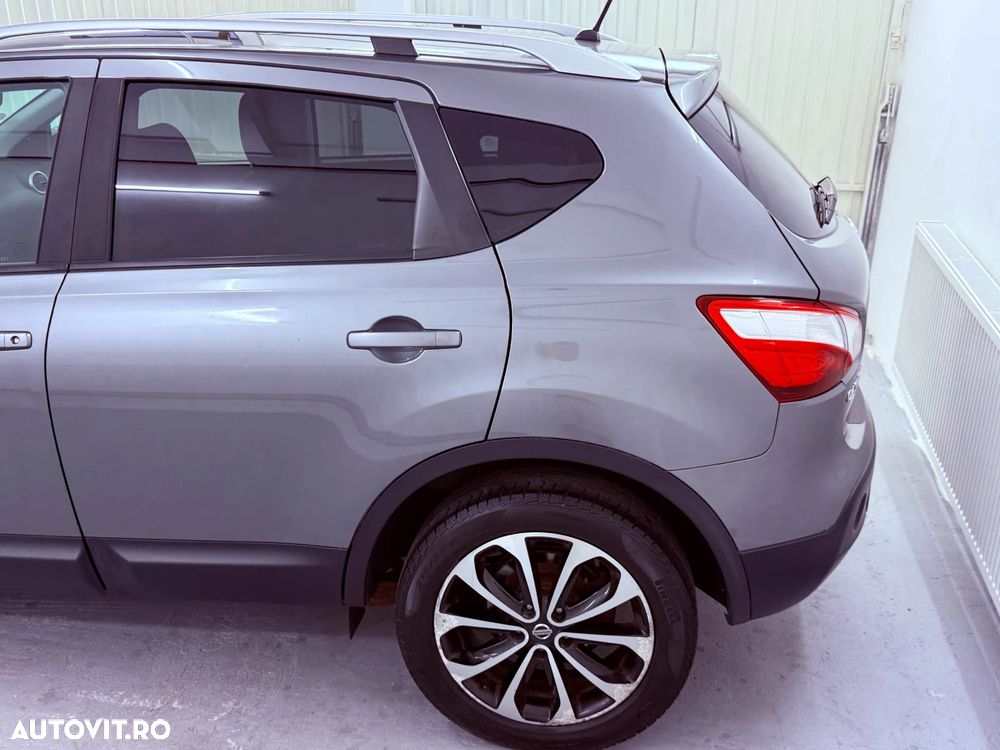Nissan Qashqai 2.0 DCI 4 x 4 DPF tekna - 25
