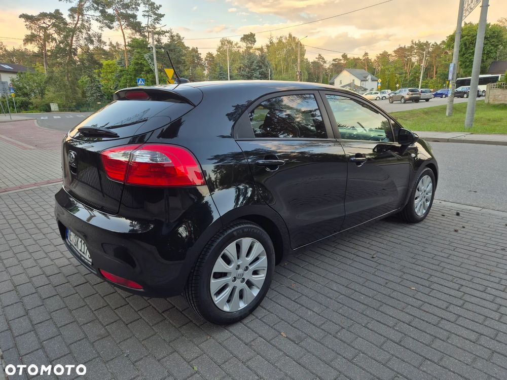 Kia Rio 1.2 Dream Team Edition - 8