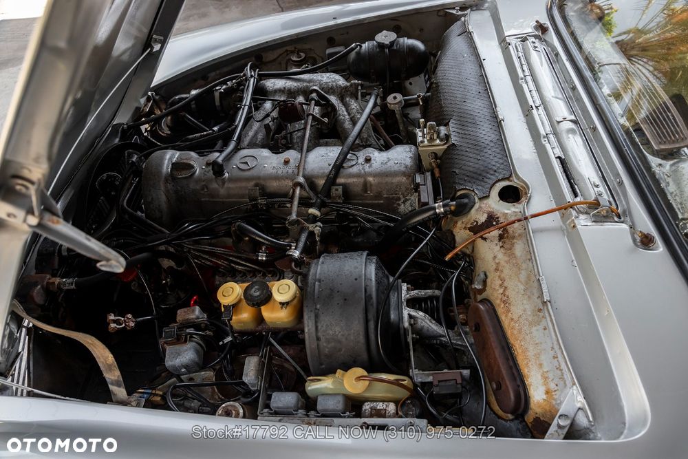 Mercedes-Benz 280 - 11