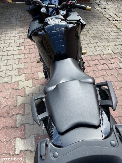 Yamaha FZ8 - 5