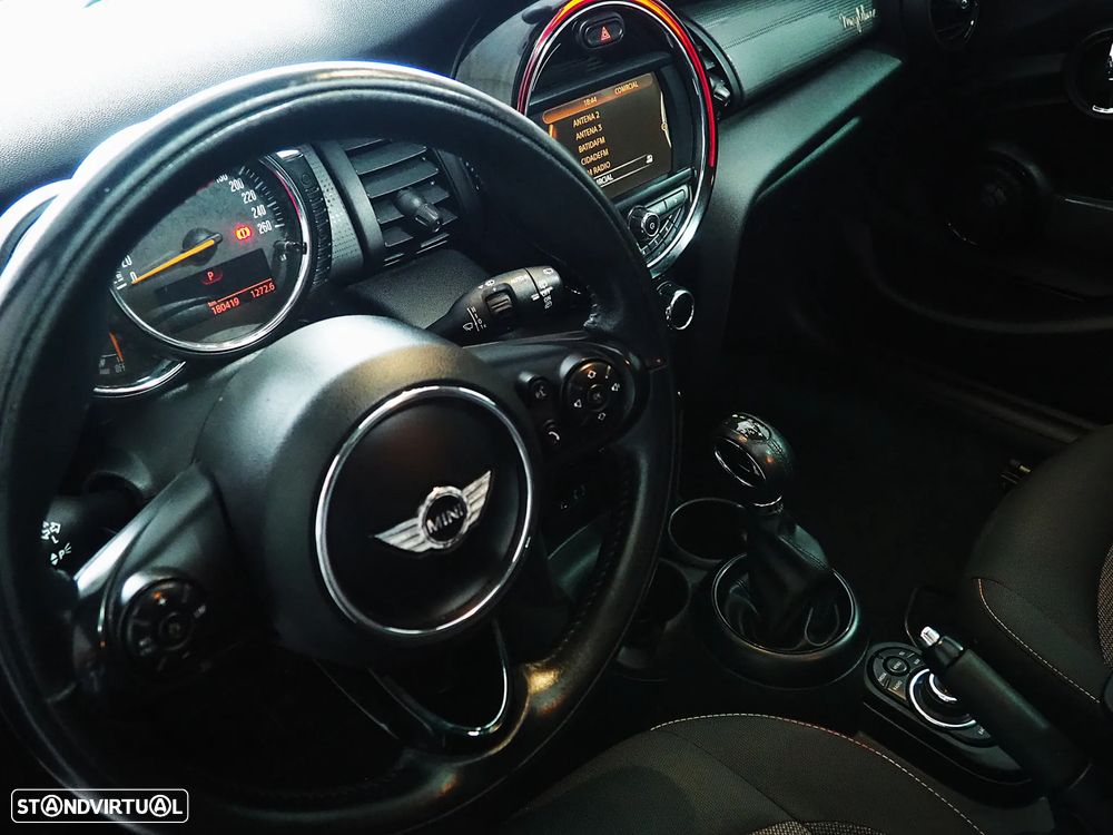 MINI 5 Portas Cooper D Aut. - 21