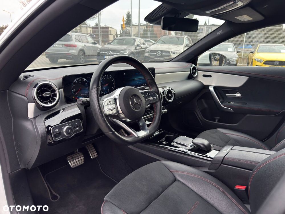 Mercedes-Benz CLA 180 AMG Line 7G-DCT - 14